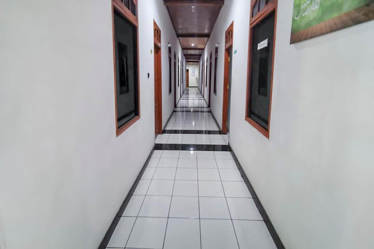 OYO 3758 Hotel Garuda Syariah Bontang Bagian luar foto